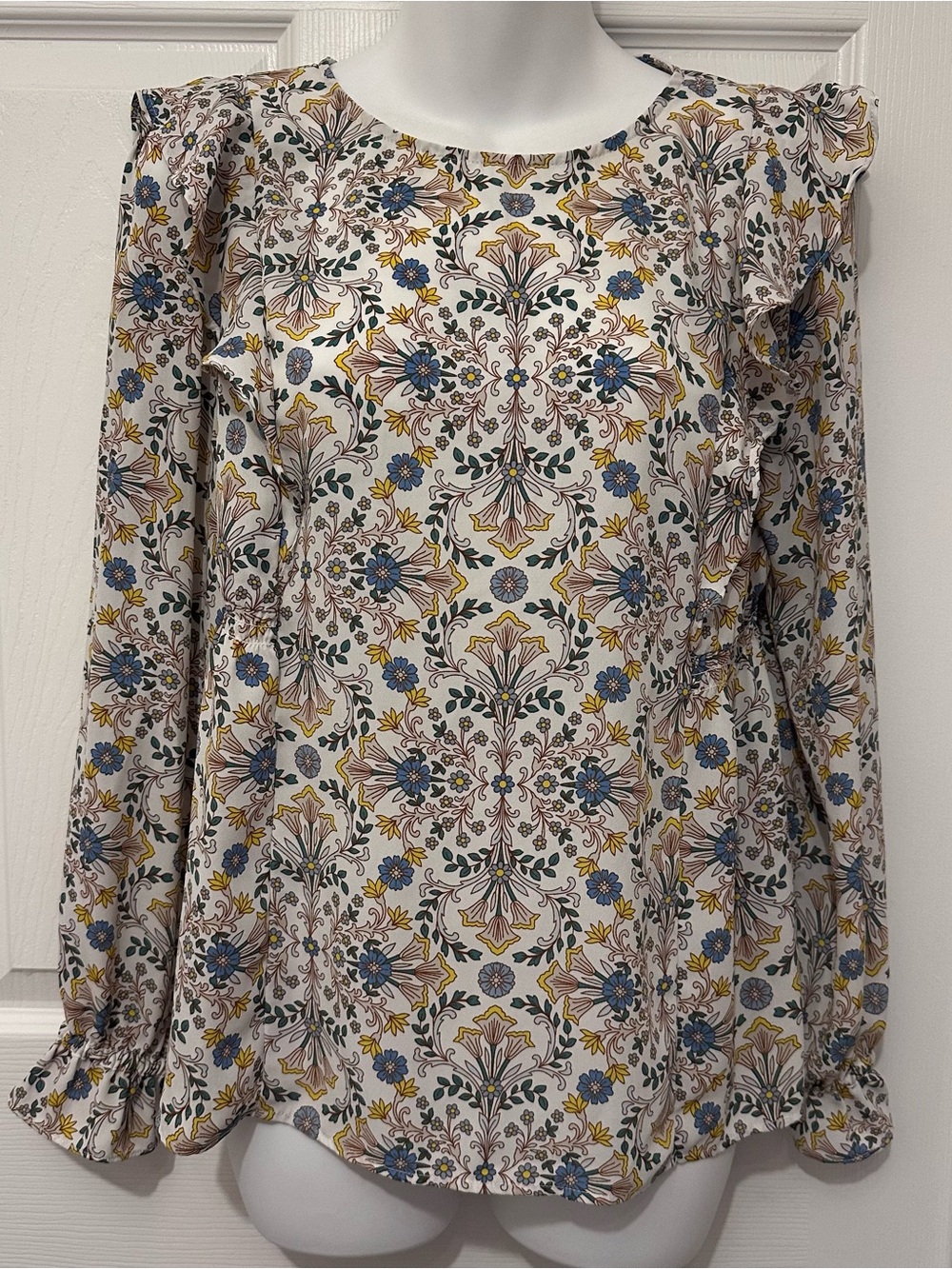 LOFT Women's XS Floral Tapestry Blouse Ruffle Shoulder Ruched Waist Keyhole Back